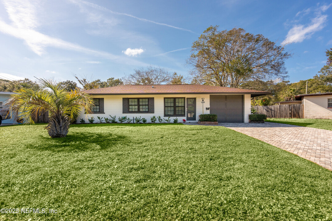 1241 Hibiscus St in St. Augustine, FL - Foto de edificio