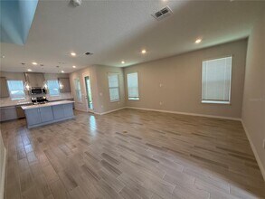 1219 Teal Crk Dr in St. Cloud, FL - Foto de edificio - Building Photo