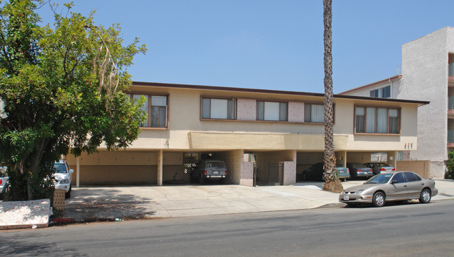 429 S Holt Ave in Los Angeles, CA - Building Photo - Building Photo