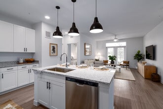 Bluestem at Loyola in Austin, TX - Foto de edificio - Interior Photo