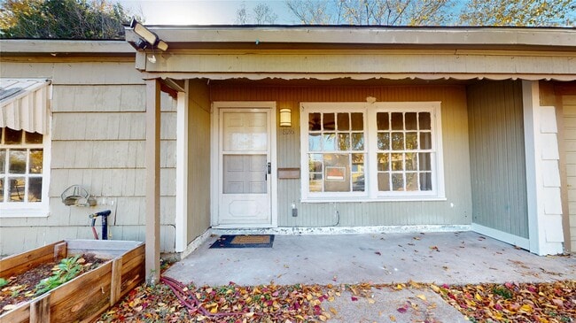 property at 3826 Landa Ln