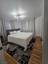 249 Berkeley Ave in Bloomfield, NJ - Foto de edificio - Building Photo