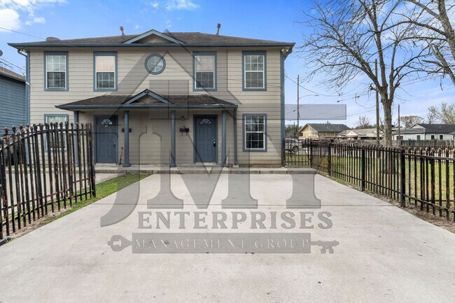 2530 Aldon St in Houston, TX - Building Photo - Building Photo