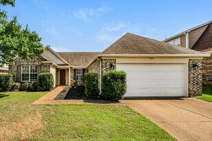 10221 Adikson Dr in Cordova, TN - Building Photo