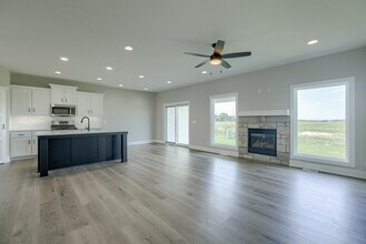 20939 Ellison Ave in Elkhorn, NE - Building Photo - Building Photo