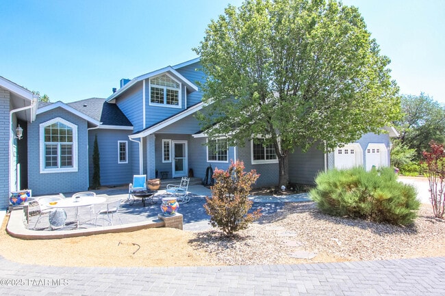 property at 2440 W Live Oak Dr