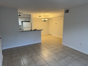 15410 SW 284th St, Unit 8207 in Homestead, FL - Foto de edificio - Building Photo