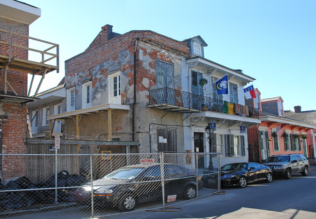 932 Bourbon St in New Orleans, LA - Foto de edificio - Building Photo