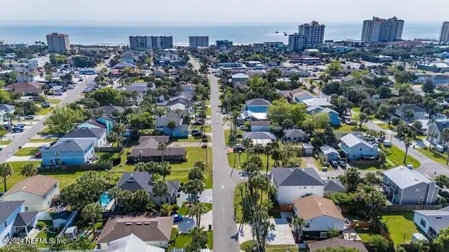 524 7th Ave S in Jacksonville Beach, FL - Foto de edificio - Building Photo