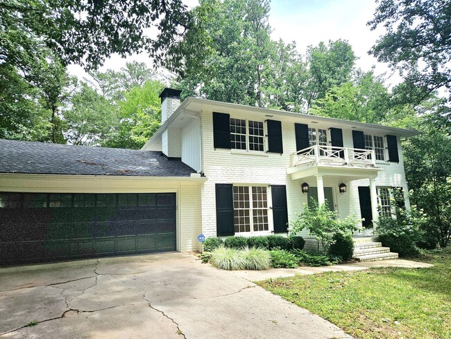5501 Valley Brook Rd SE in Mableton, GA - Building Photo - Building Photo