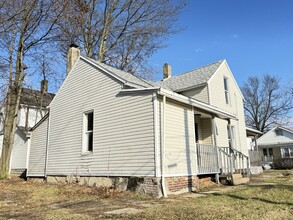 912 Sherman St in Akron, OH - Building Photo - Building Photo