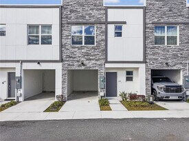 612 Trikomo Dr in Davenport, FL - Building Photo