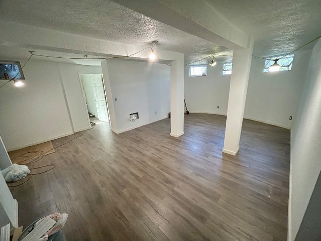 property at 915 S Main St