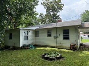 325 4th St in Calhoun, KY - Building Photo - Building Photo