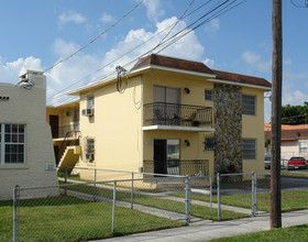 1534 SW 4th St in Miami, FL - Building Photo - Building Photo