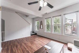 2616 N Marshfield Ave, Unit 2f in Chicago, IL - Foto de edificio - Building Photo