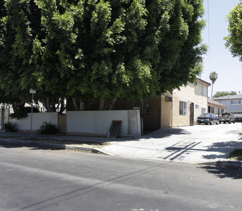 6922 Agnes Ave in North Hollywood, CA - Building Photo