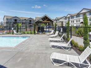 Timberridge Place Apartment Homes in Albany, OR - Building Photo - Building Photo