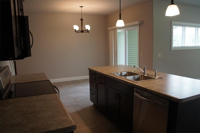 6715 Charlie Grimm Rd in Windsor, WI - Building Photo - Building Photo