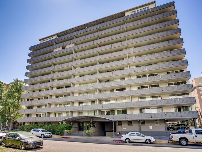 property at 909 N Logan St