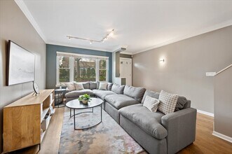 1214 W School St in Chicago, IL - Building Photo - Building Photo