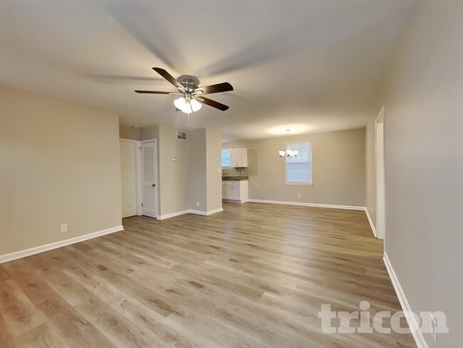 213 Walnut Crest Dr in Gallatin, TN - Building Photo - Building Photo