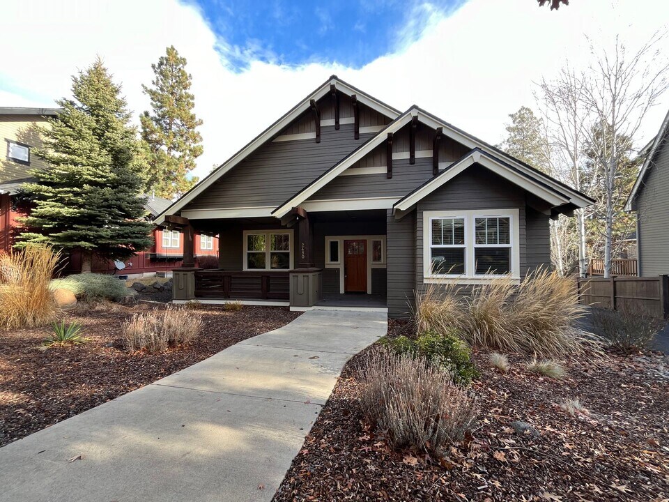 2480 NW Shields Dr in Bend, OR - Building Photo