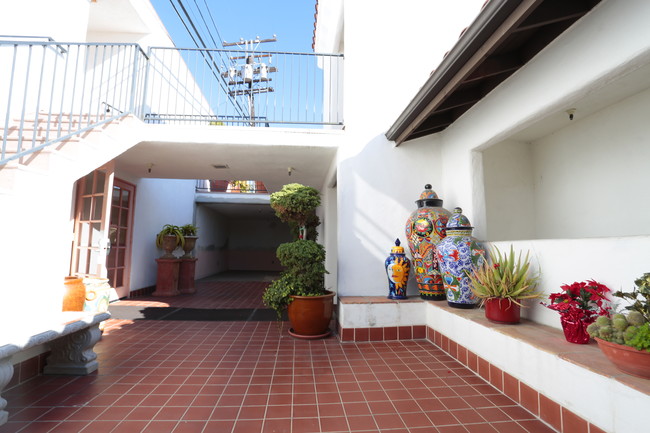 147 Avenida Serra in San Clemente, CA - Foto de edificio - Building Photo