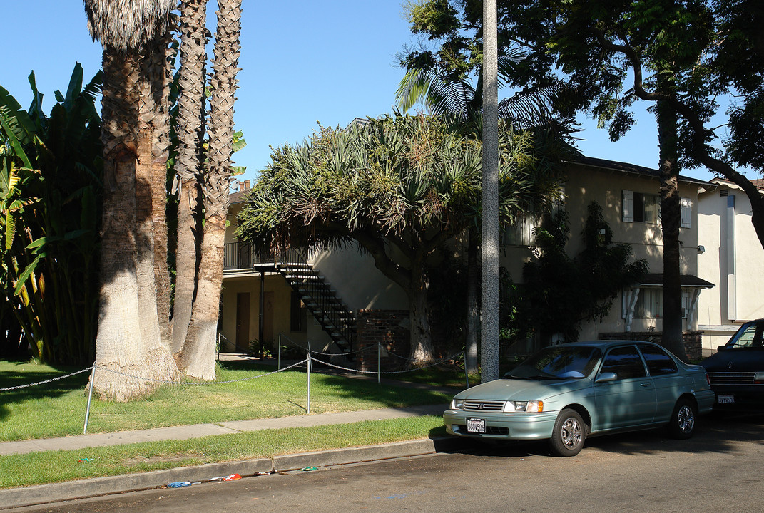 Palm Apartments in Anaheim, CA - Building Photo