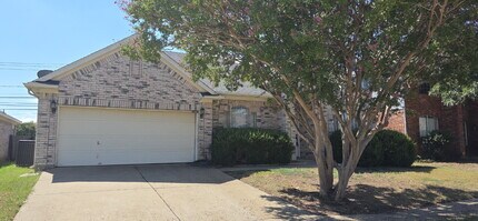900 Shoal Creek Dr in Arlington, TX - Building Photo - Building Photo
