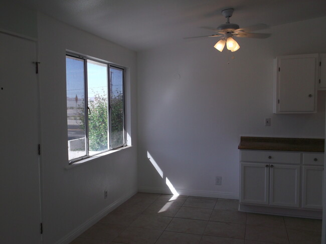 16675 Mojave Dr in Victorville, CA - Foto de edificio - Building Photo