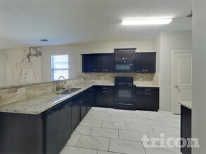 1342 Barrel Dr in Dallas, TX - Foto de edificio - Building Photo