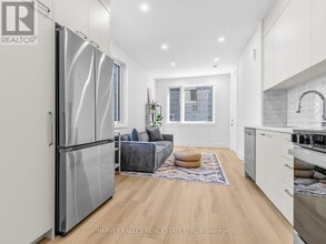 45 Bellevue Ave in Toronto, ON - Building Photo - Building Photo