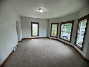 3902 4th Ave in Moline, IL - Building Photo - Building Photo