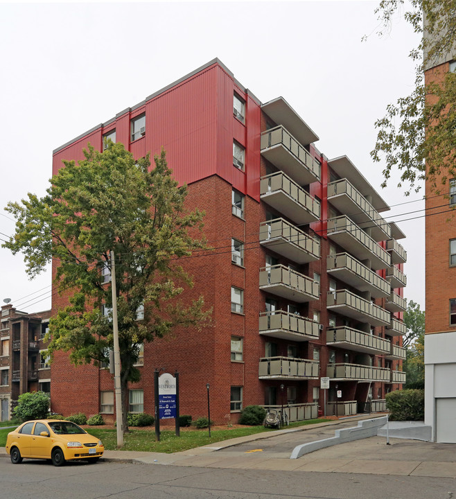 Wentworth Apartments in Hamilton, ON - Building Photo