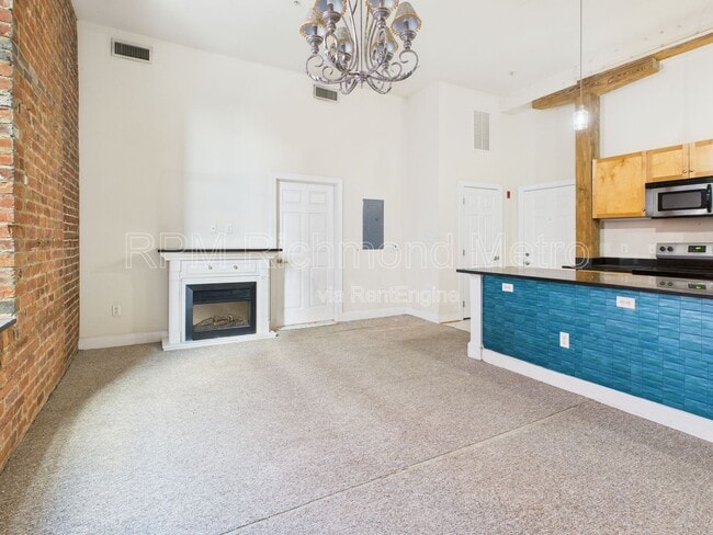 property at 1321 -1/2 E Main St