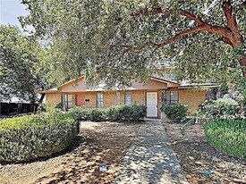 921 W Rochelle Rd in Irving, TX - Building Photo