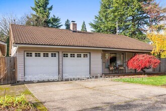 7788 SE Thompson Rd in Milwaukie, OR - Building Photo - Building Photo