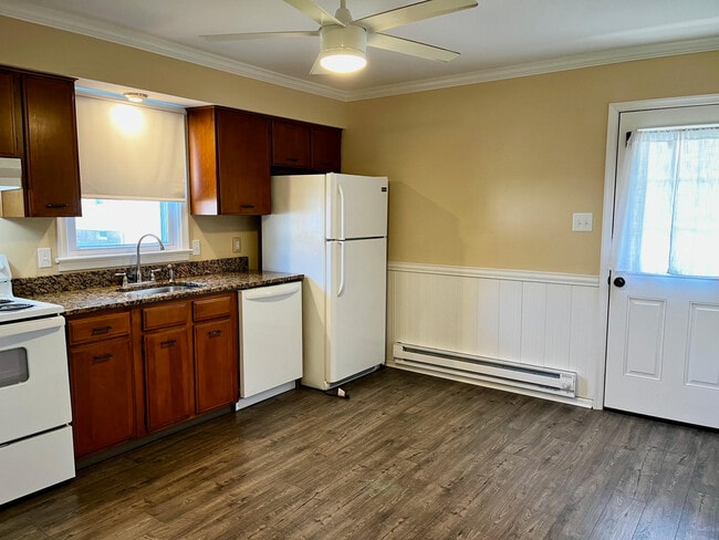 160 Decatur St, Unit A in Doylestown, PA - Foto de edificio - Building Photo