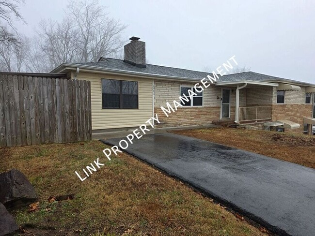 property at 3731 Knollwood Dr