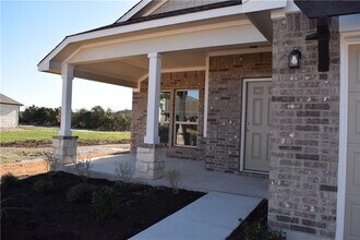 2504 Caddo Canoe Dr in Leander, TX - Foto de edificio - Building Photo