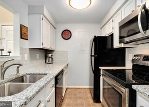 13008 Shadyside Ln, Unit B in Germantown, MD - Building Photo - Building Photo
