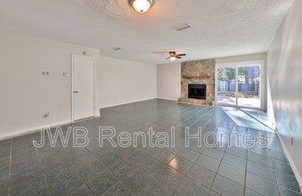 5556 Bennington Dr in Jacksonville, FL - Building Photo - Building Photo