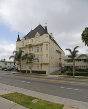 The Chateau Laurier in Los Angeles, CA - Foto de edificio - Building Photo