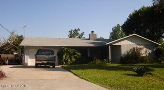 5080 Hogan Pl in Cocoa, FL - Building Photo
