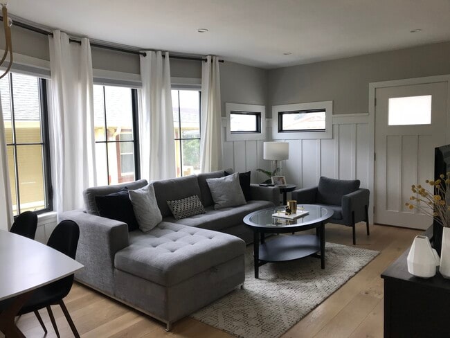 861 Aileen St in Oakland, CA - Foto de edificio - Building Photo