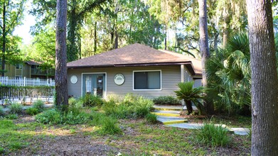 Treehouse Village in Gainesville, FL - Foto de edificio - Building Photo