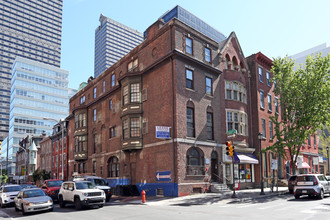 2049 Chestnut St in Philadelphia, PA - Building Photo - Building Photo