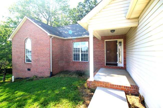 5510 Fair Oaks Ln in Knoxville, TN - Building Photo - Building Photo