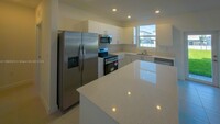 13615 SW 185th Ln in Miami, FL - Foto de edificio - Building Photo